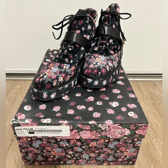 Coach  x Tabitha Simmons - Picture 8 of 11